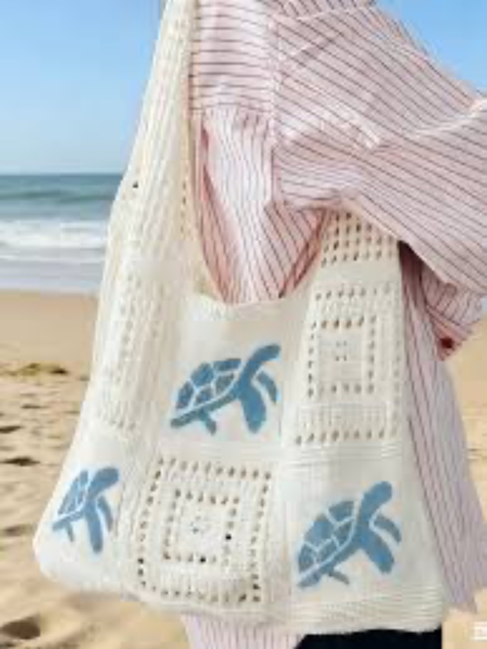 CROCHET TOTE BAG with BLUE TURTLE ACCENTS - Picture 2 of 16